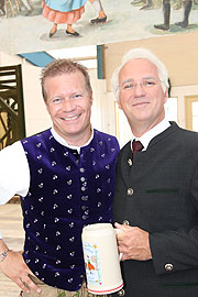 Hacker Pschorre Chef Andreas Steinfatt und Wolfgang Krebs (©Foto. MartiN Schmitz)